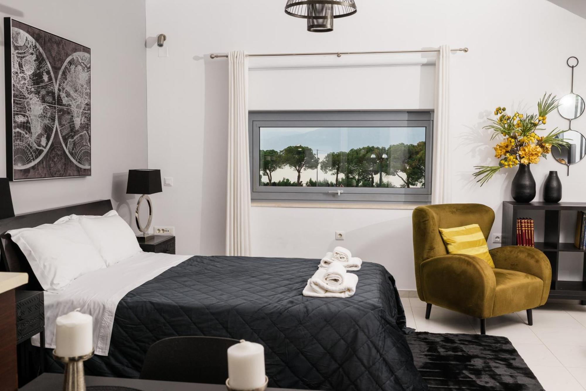 Byron Luxury Apartments Aigio Exterior photo